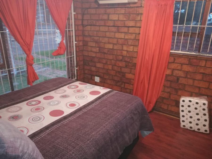 6 Bedroom Property for Sale in Bethelsdorp Eastern Cape